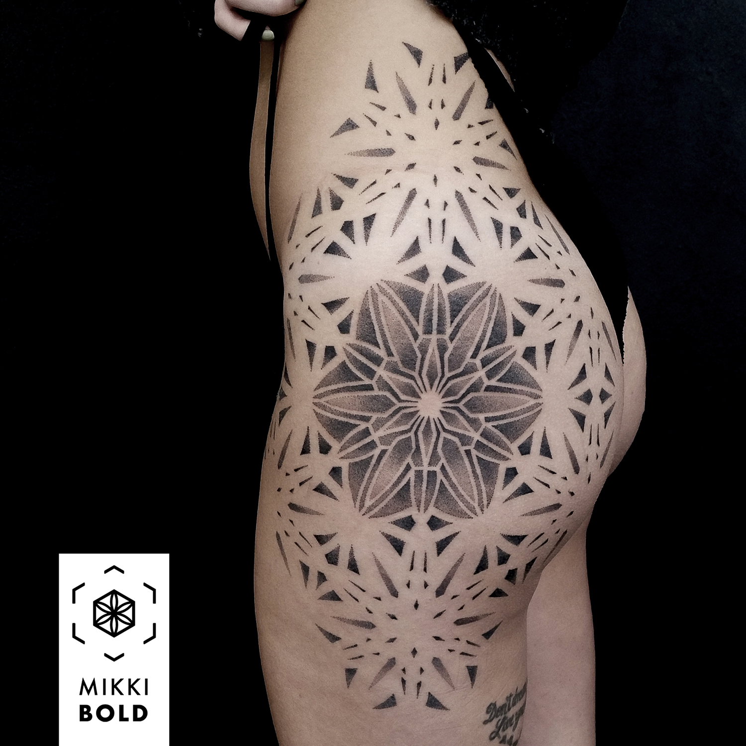 Tatouage par Mikki Bold — 03